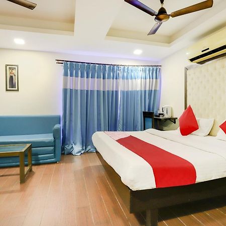 Oyo Hotel Dash Βαντοντάρα Εξωτερικό φωτογραφία